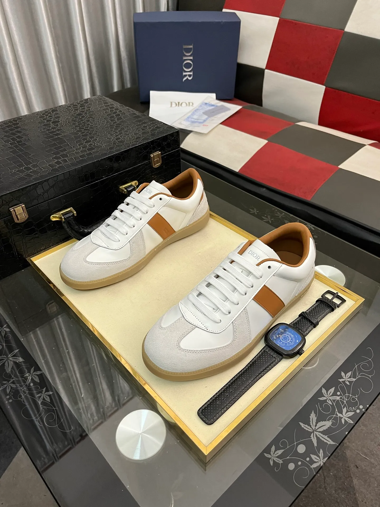 Men's shoes 💰400⌚️⌚️[Dior] Dior's new casual men's shoes are launched in Hong Kong counters. Official website 1:1 production. Original Italian materials. Designed by European and American masters. Perfect shape to create counter quality. Solid color rubber wear-resistant outsole and classic dazzling head! Super versatile and very comfortable. High-end without losing taste, fashionable and novel! ! Absolute focus! Code number: 38-444️⃣Colors available